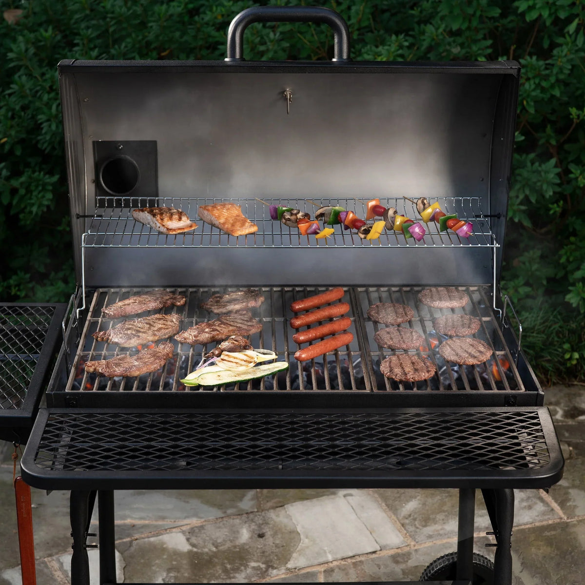 Char-Griller Pro Deluxe XL Charcoal Barrel Grill