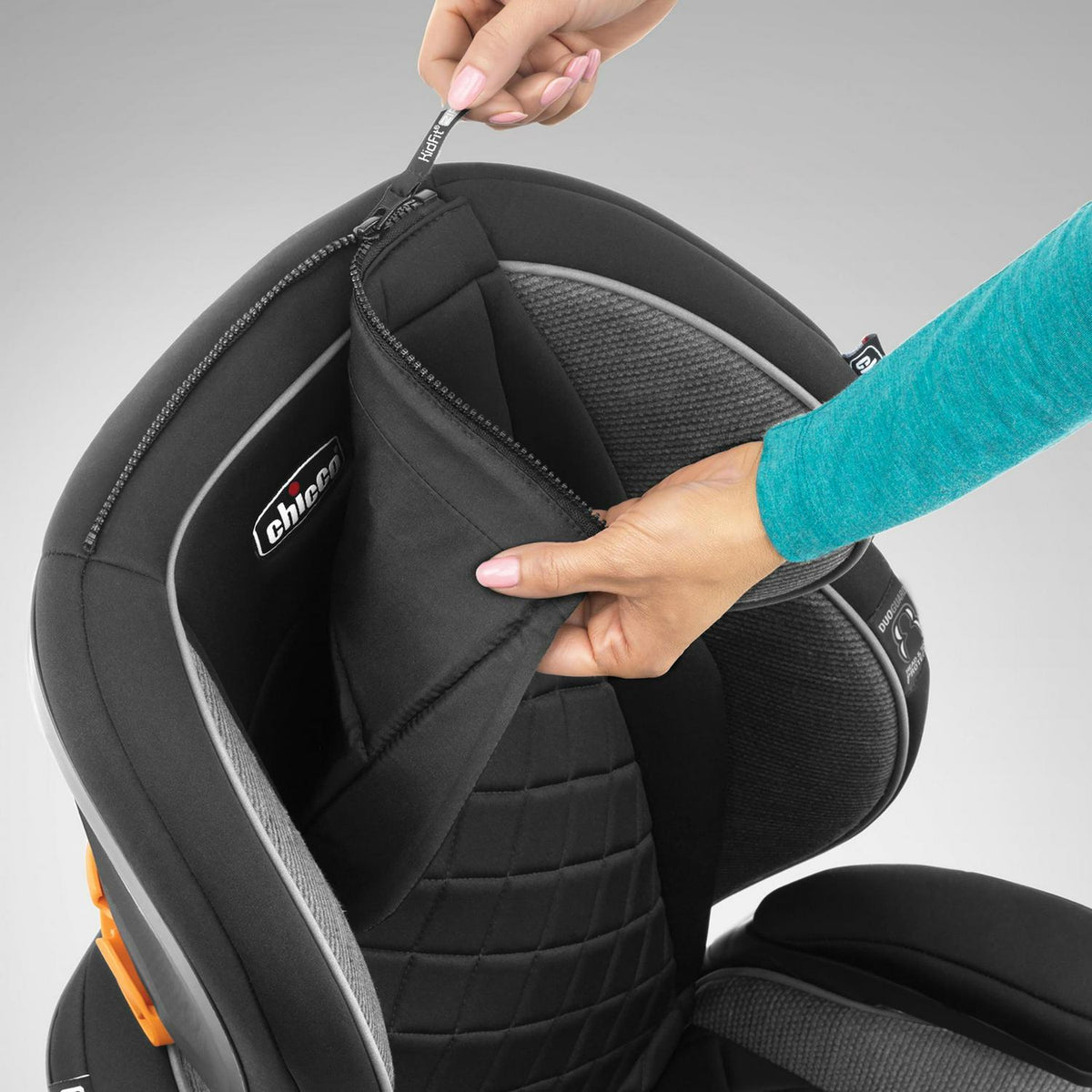 Chicco KidFit Zip Plus 2-in-1 Belt Positioning Booster Car Seat - Taurus (Black/Grey). New