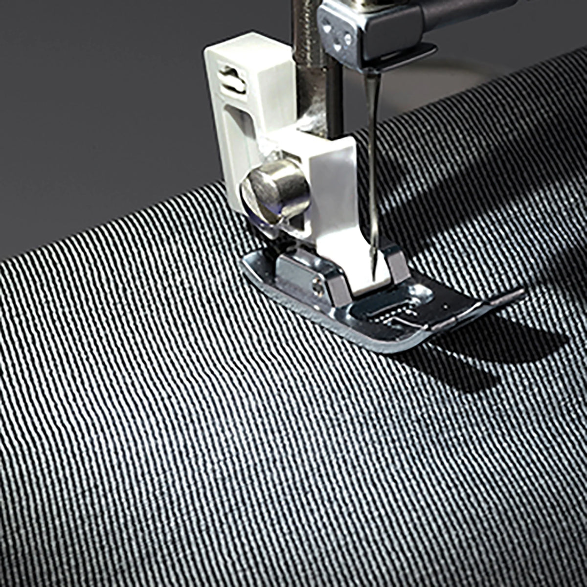 Brother LX3817- Beginner Sewing Machine, 17 Stiches