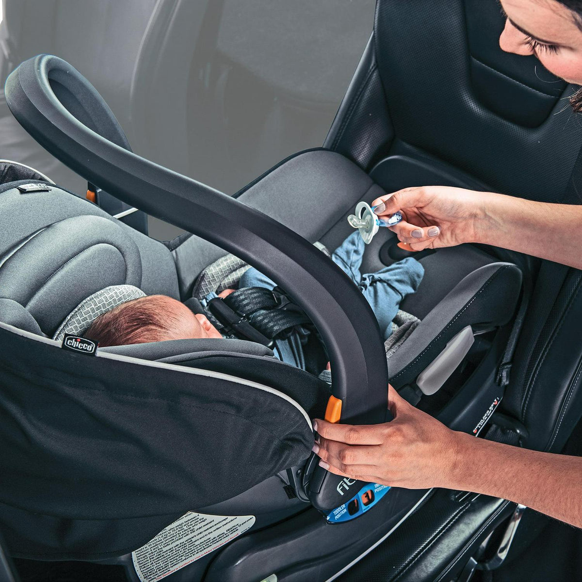 Chicco Fit2 Adapt Infant &amp; Toddler Car Seat - Ember (Black). New