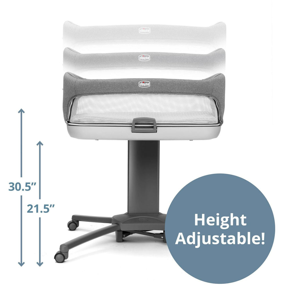 Chicco Close to You 3-in-1 Portable Bedside Bassinet and Changing Table - Heather Grey (Grey). New